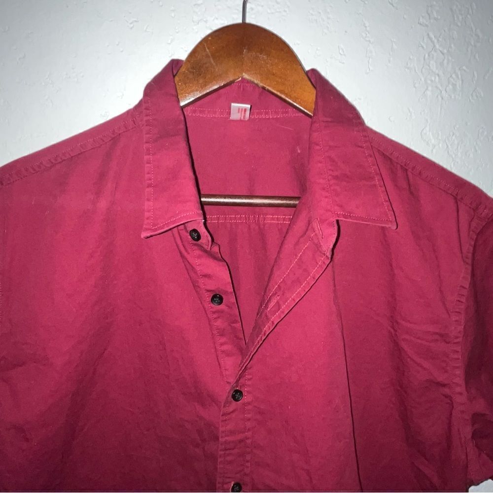 Manwan Men's Walk Burgundy Short Sleeve Button Down Shirt - Picture 3 of 9